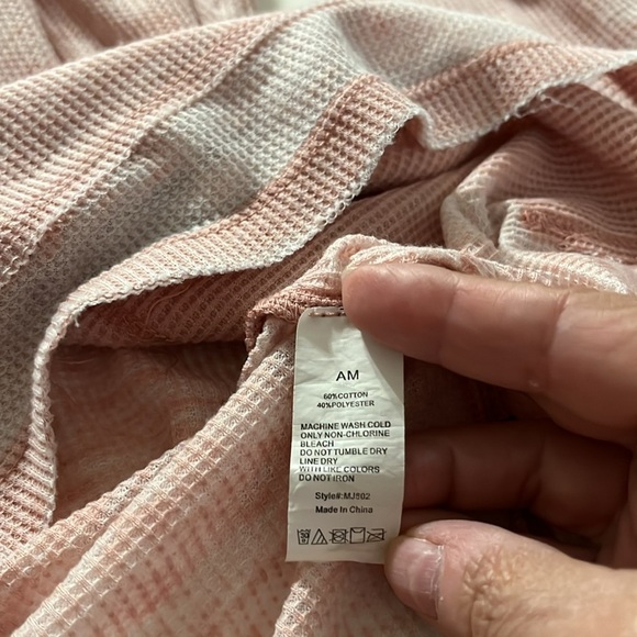 Trendy trends, pull over hoodie, lightweight kangaroo pocket, V-neck M/L - Picture 8 of 8